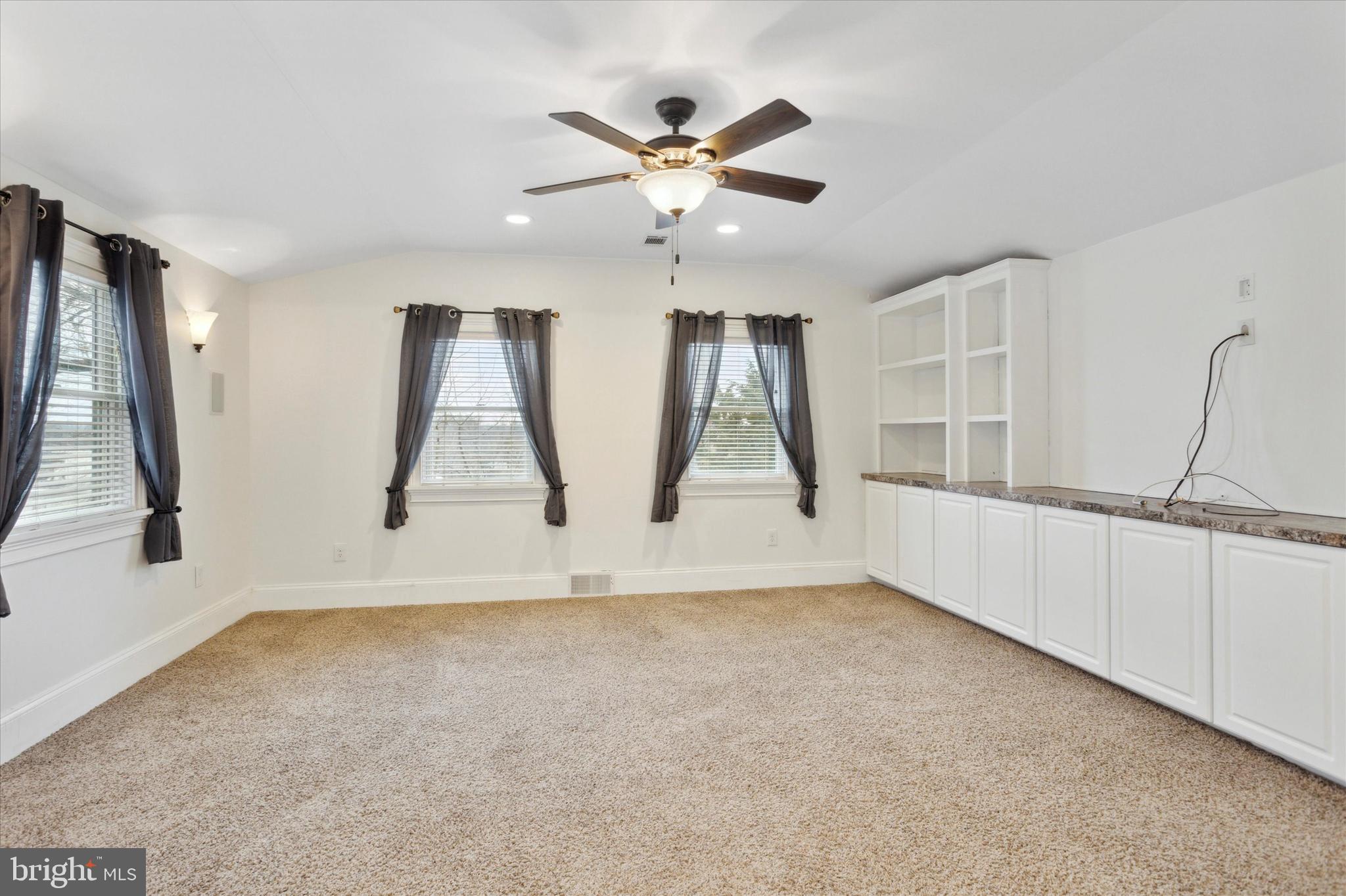 76 Warrior Road Drexel Hill, PA 19026 - Photo 5 of 19