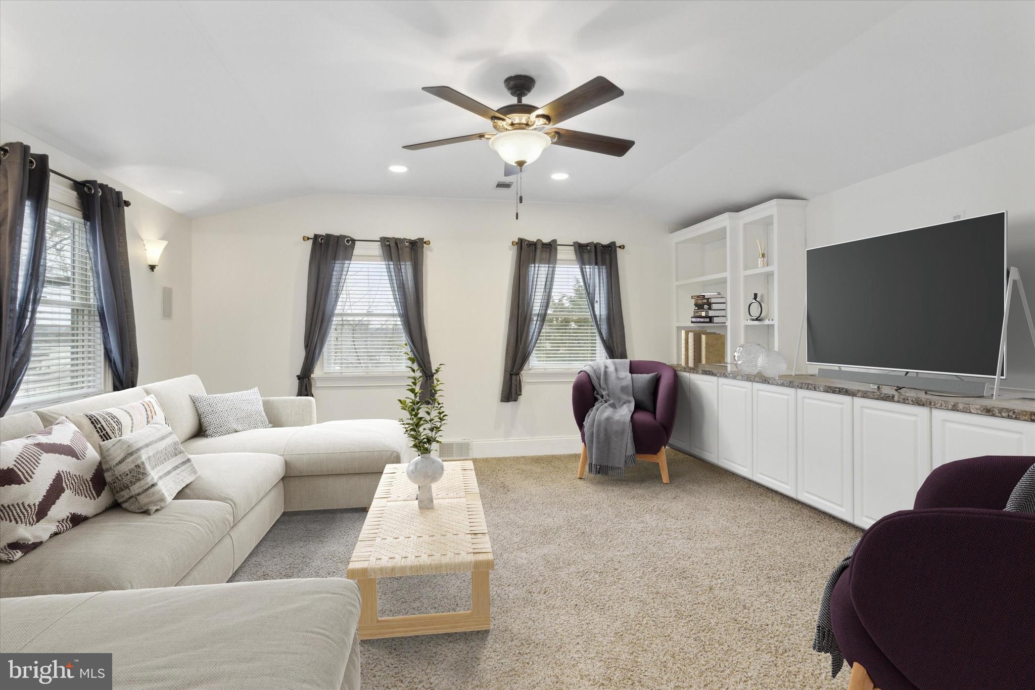 76 Warrior Road Drexel Hill, PA 19026 - Photo 6 of 19