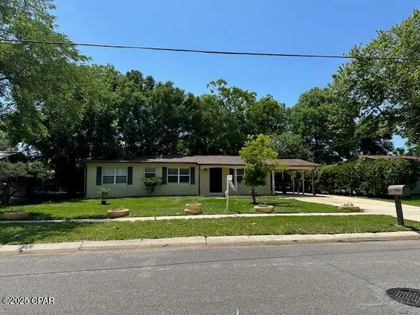 $299,900 | 211 Annabelle Drive, Mary Esther, FL 32569