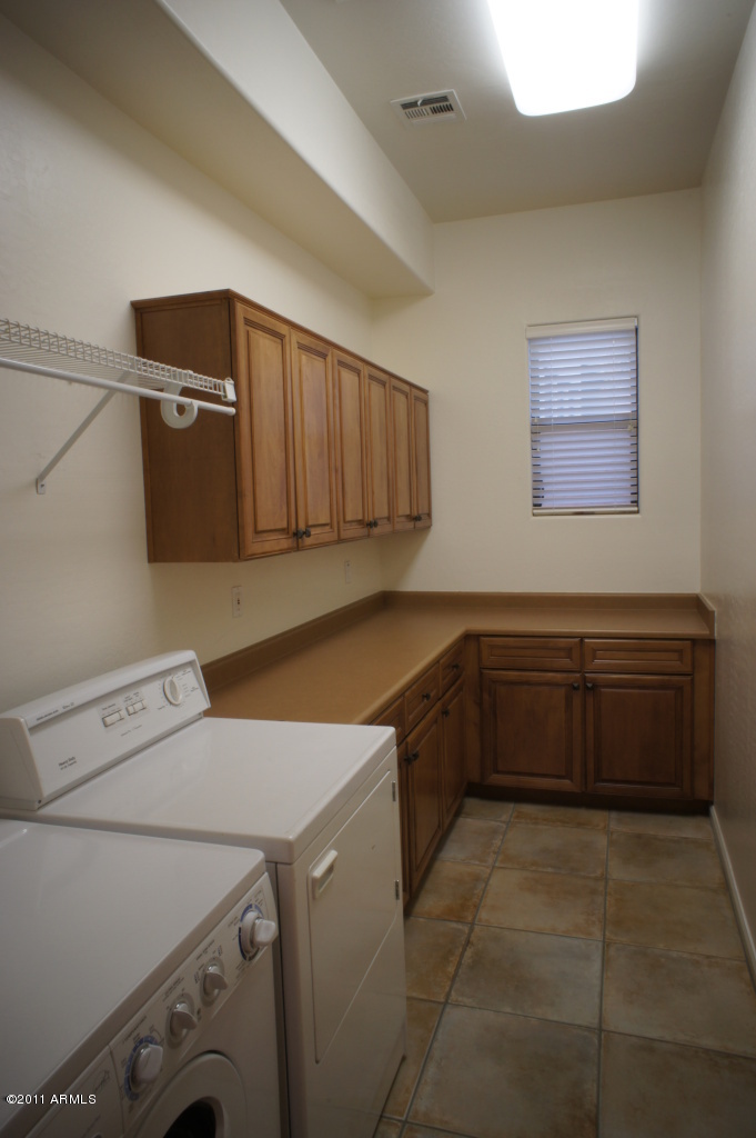 8138 East Wing Shadow Road Scottsdale, AZ 85255 - Photo 28 of 35 Laundry
