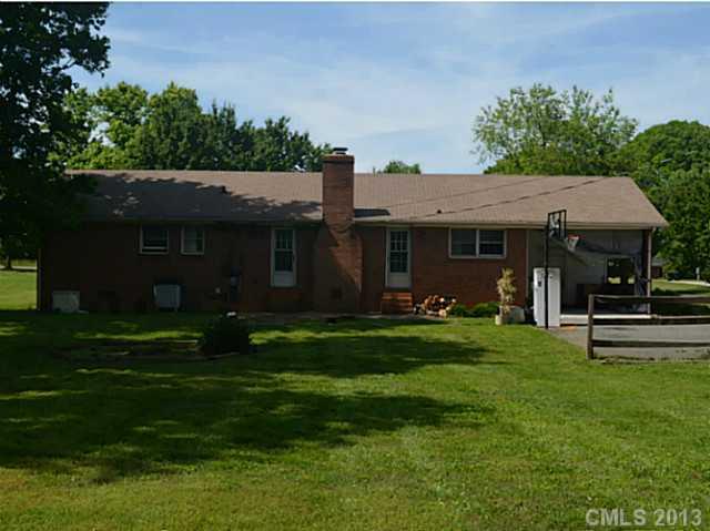 13512 Idlewild Road Matthews, NC 28105 - Photo 4 of 5 Gallery Image 4
