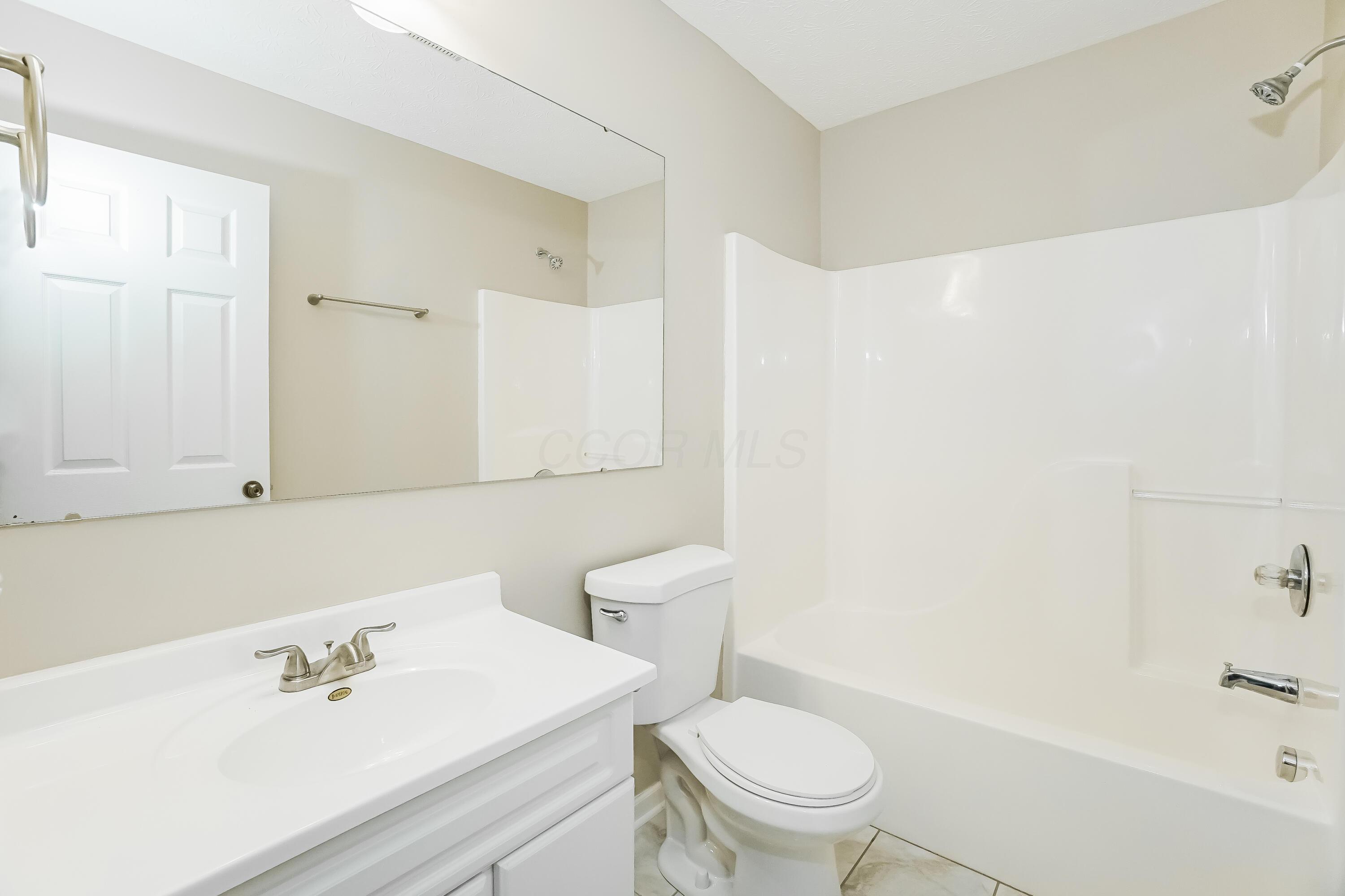 74 Tabilore Loop Delaware, OH 43015 - Photo 10 of 18 012-photo-master-bathroom-7563706