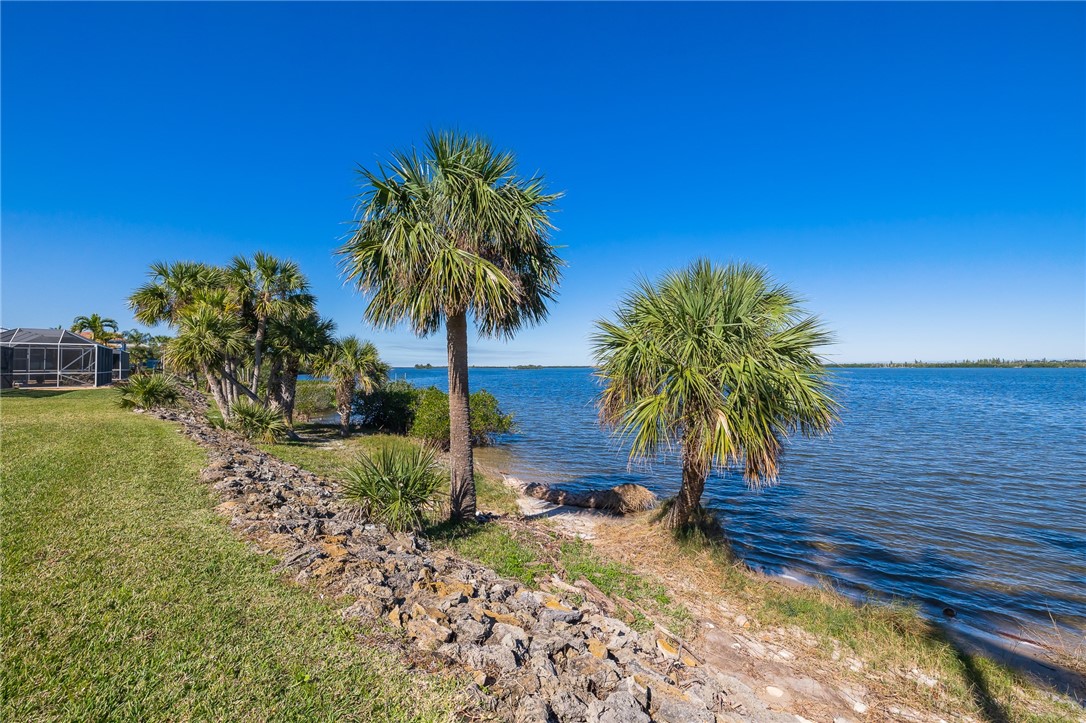 9560 Riverside Drive Sebastian, FL 32958 - Photo 24 of 32 Gallery Image 24