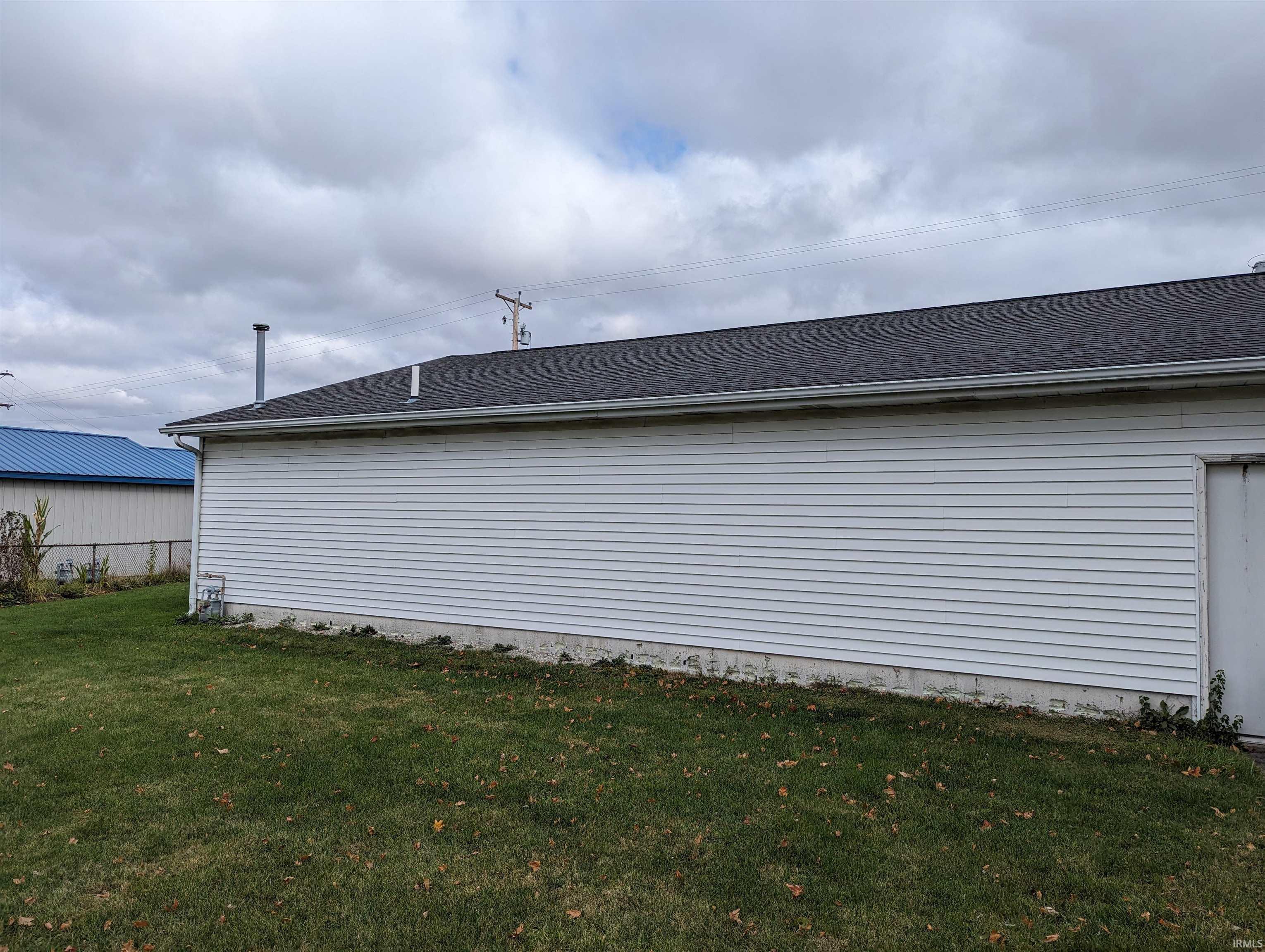 205 West Deerfield Road Union City, IN 47390 - Photo 2 of 12