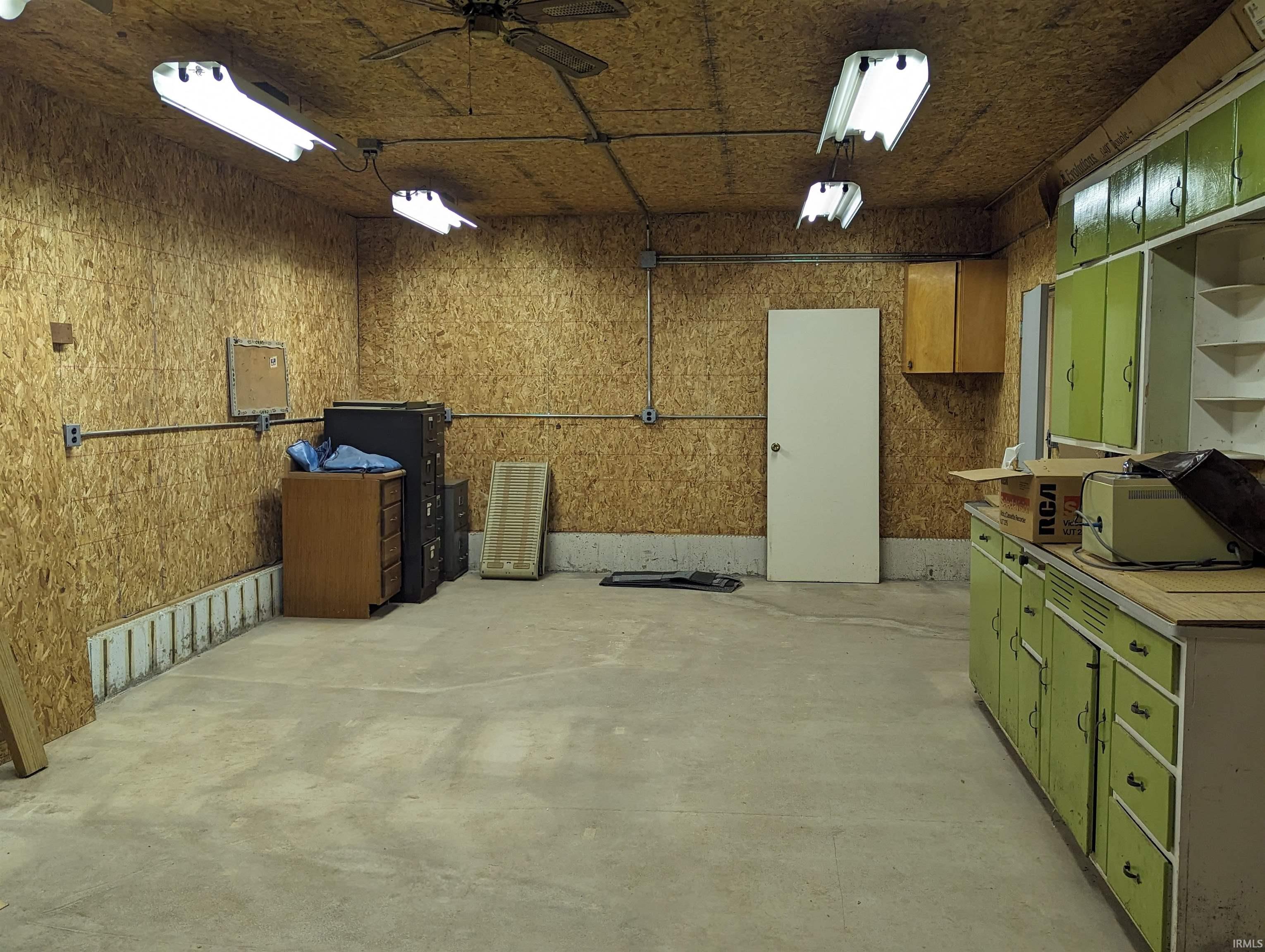 205 West Deerfield Road Union City, IN 47390 - Photo 9 of 12
