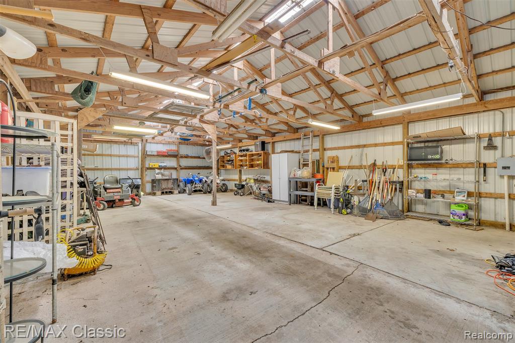 917 Middle Road Highland, MI 48357 - Photo 76 of 97