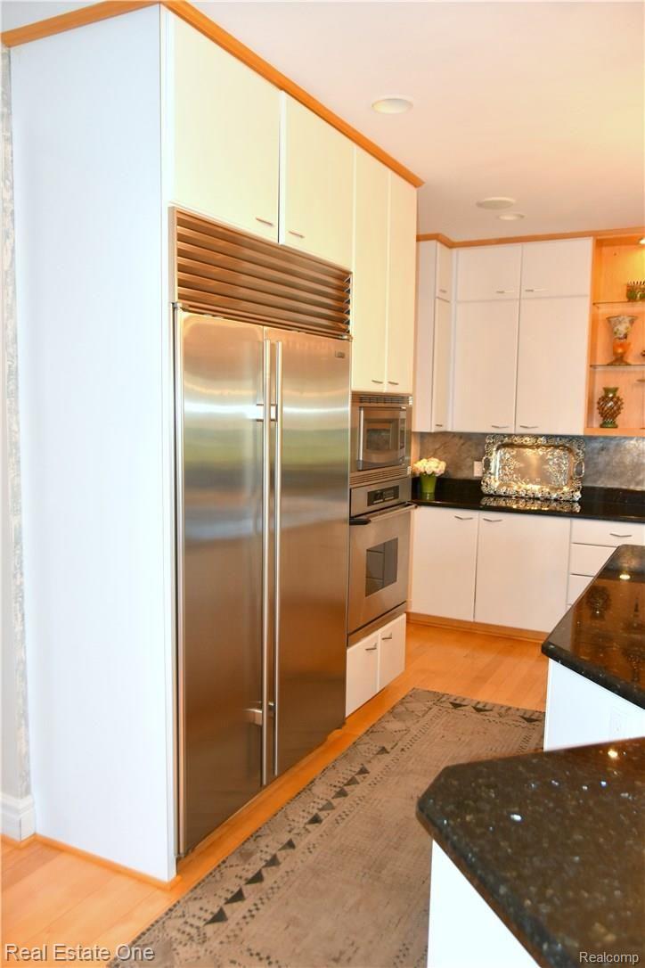 2024 Touraine Drive Rochester, MI 48306 - Photo 27 of 88 30.JPG