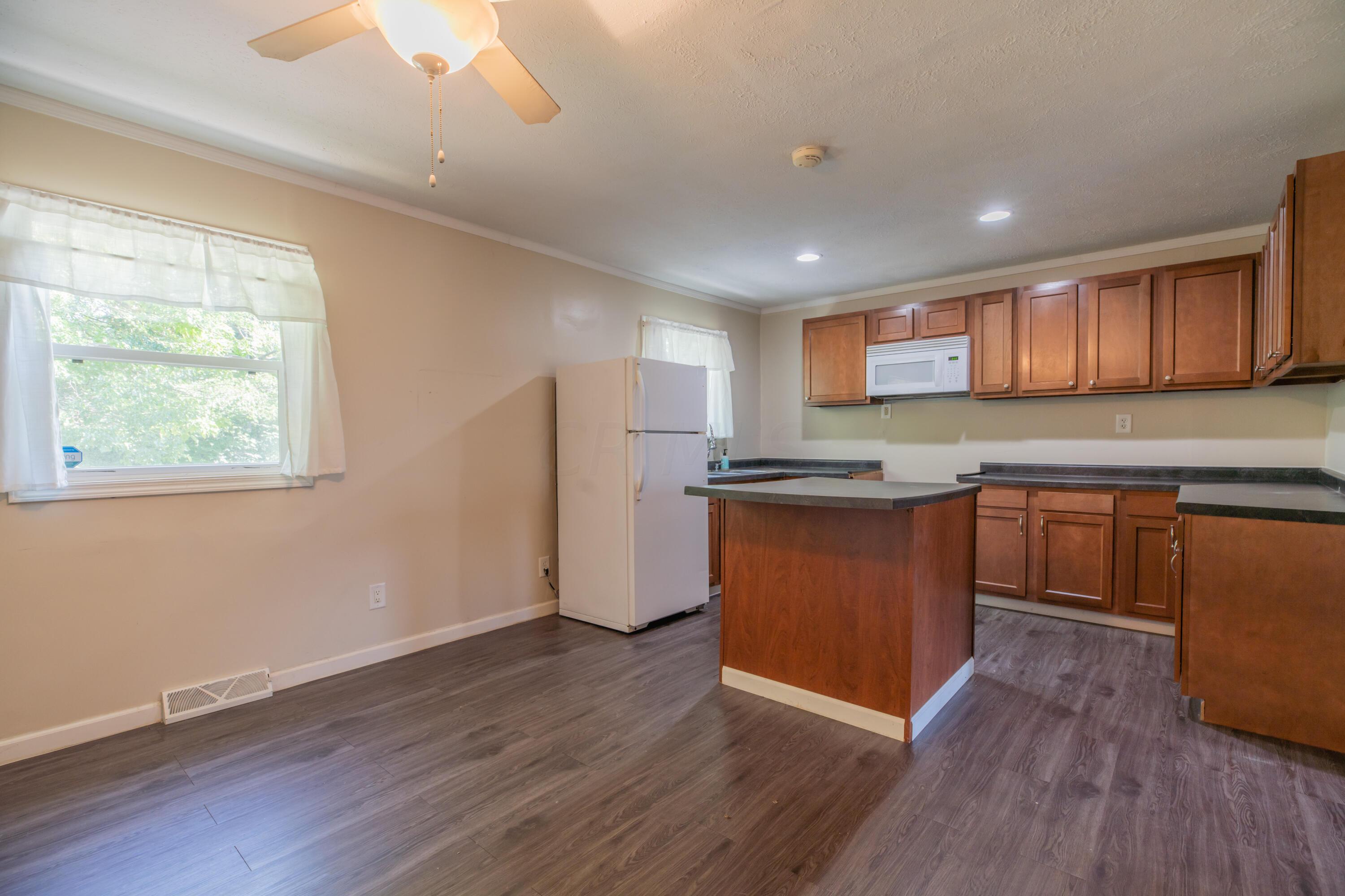 33 Neil Street Delaware, OH 43015 - Photo 8 of 39 33Neil-2223