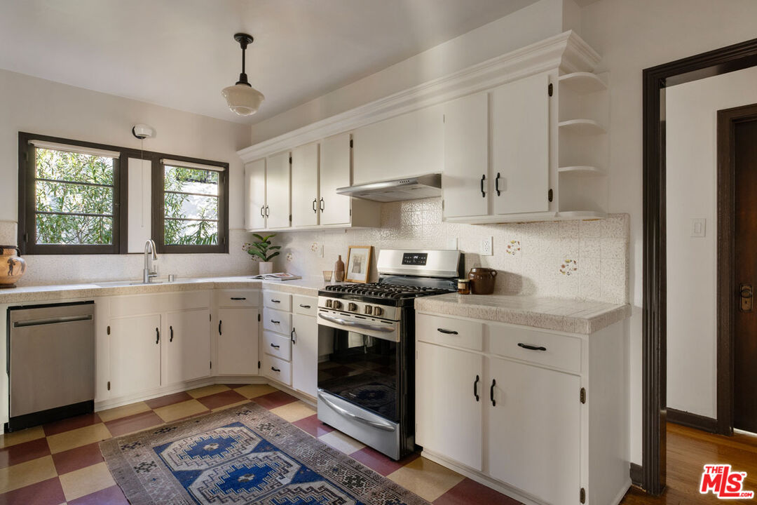 1506 Linda Rosa Avenue Los Angeles, CA 90041 - Photo 11 of 27
