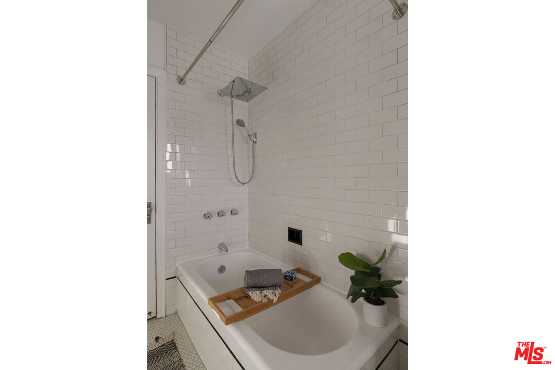 1506 Linda Rosa Avenue Los Angeles, CA 90041 - Photo 16 of 27