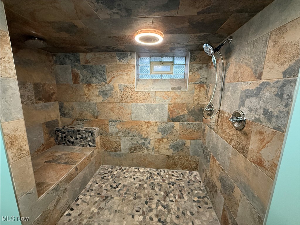 4658 Burleigh Road Cleveland, OH 44125 - Photo 20 of 24 Bathroom with tiled shower