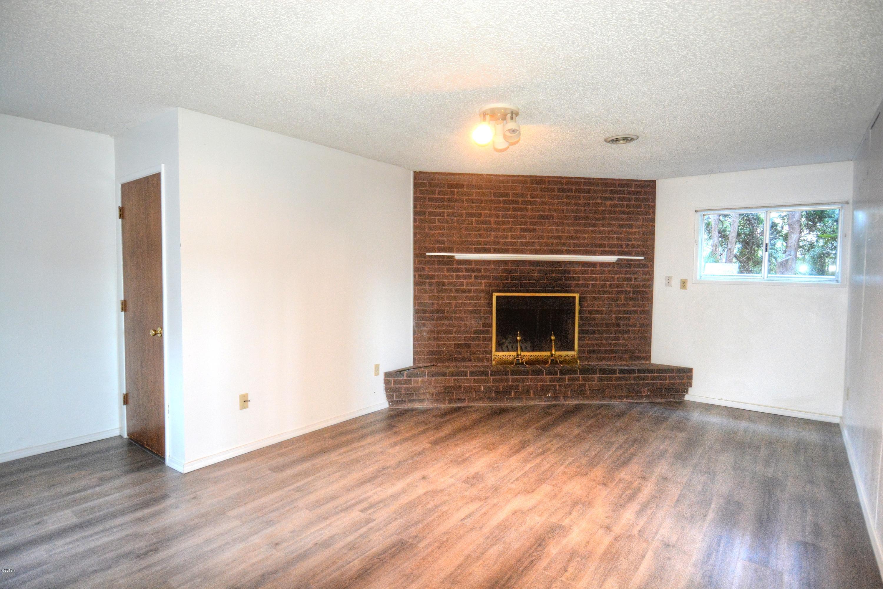 507 Southeast Moffitt Road Waldport, OR 97394 - Photo 20 of 30 Family Room Lower Level.,