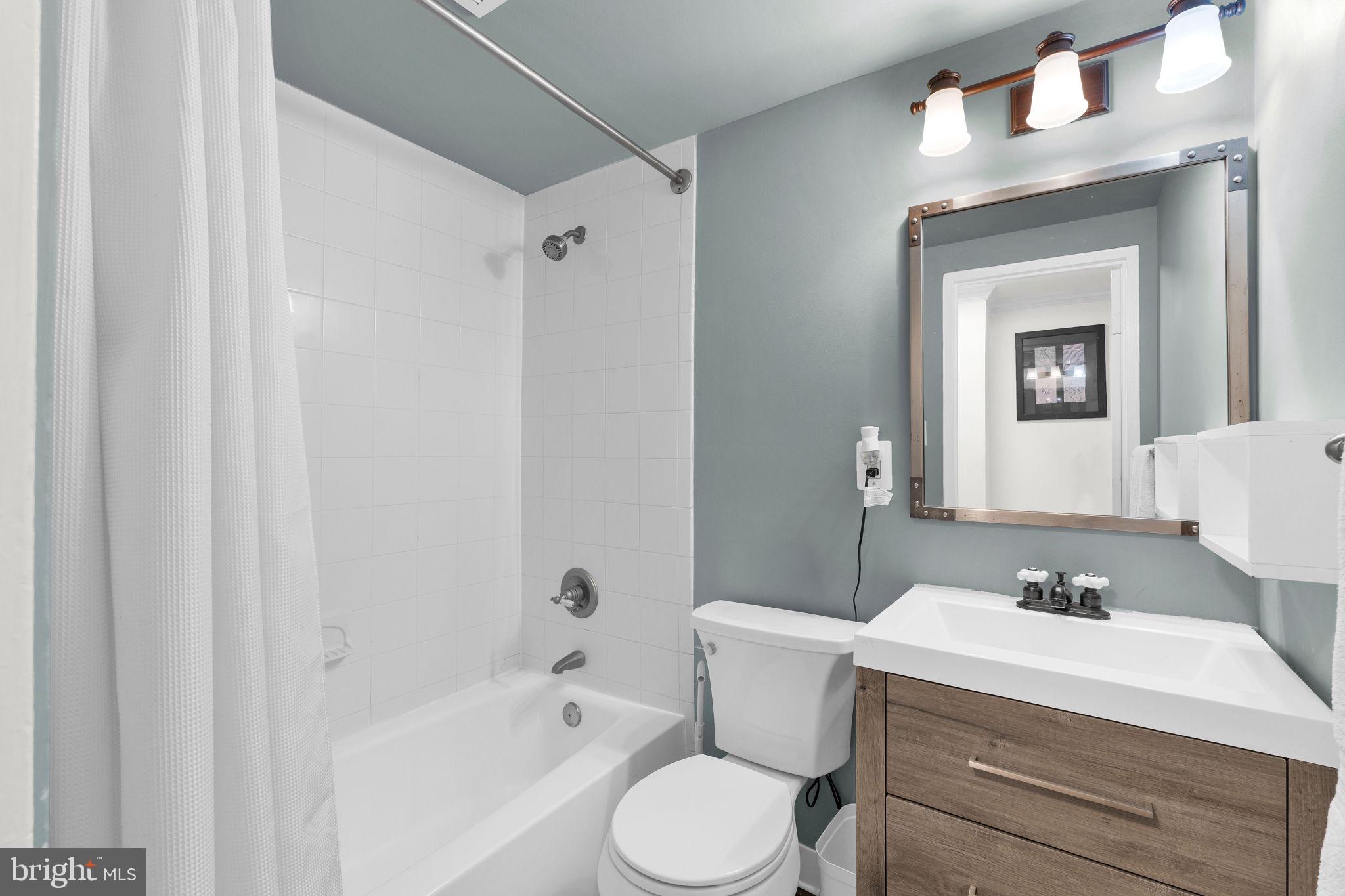 1831 Belmont Road Northwest, Unit 104 Washington, DC 20009 - Photo 11 of 15