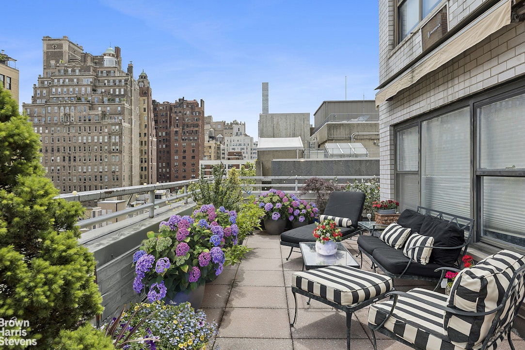 35 East 75th Street, Unit 11AB Manhattan, NY 10021 - Photo 1 of 12