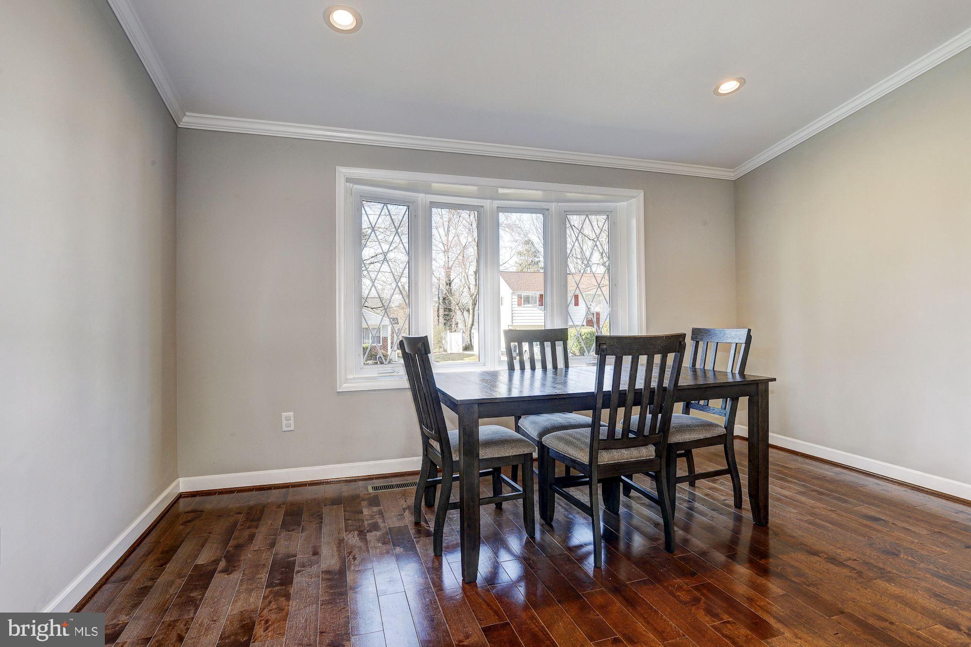 8802 Sonya Road Randallstown, MD 21133 - Photo 8 of 34 Dining Room | Vaulted Ceilings