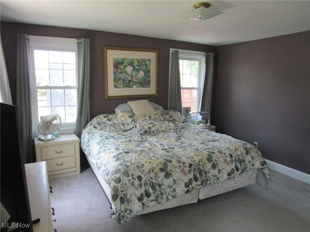 134 Ridgewood Drive Youngstown, OH 44512 - Photo 13 of 29 Primary Bedroom with Carpet. Hardwood Floor is underneath.