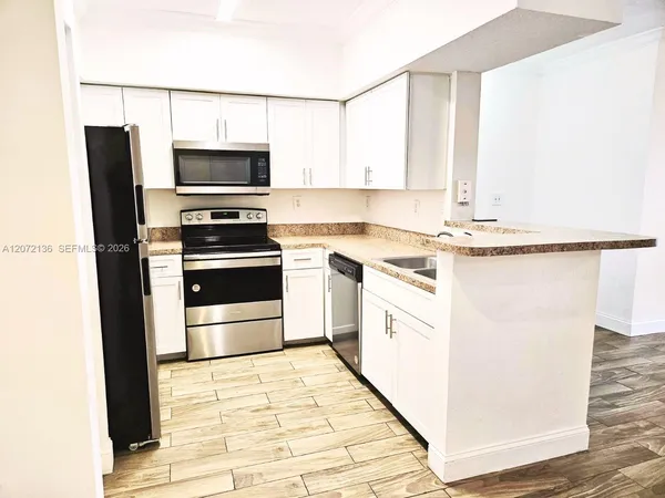 $2,000 | 220 Southwest 116th Avenue, Unit 15105, Pembroke Pines, FL 33025