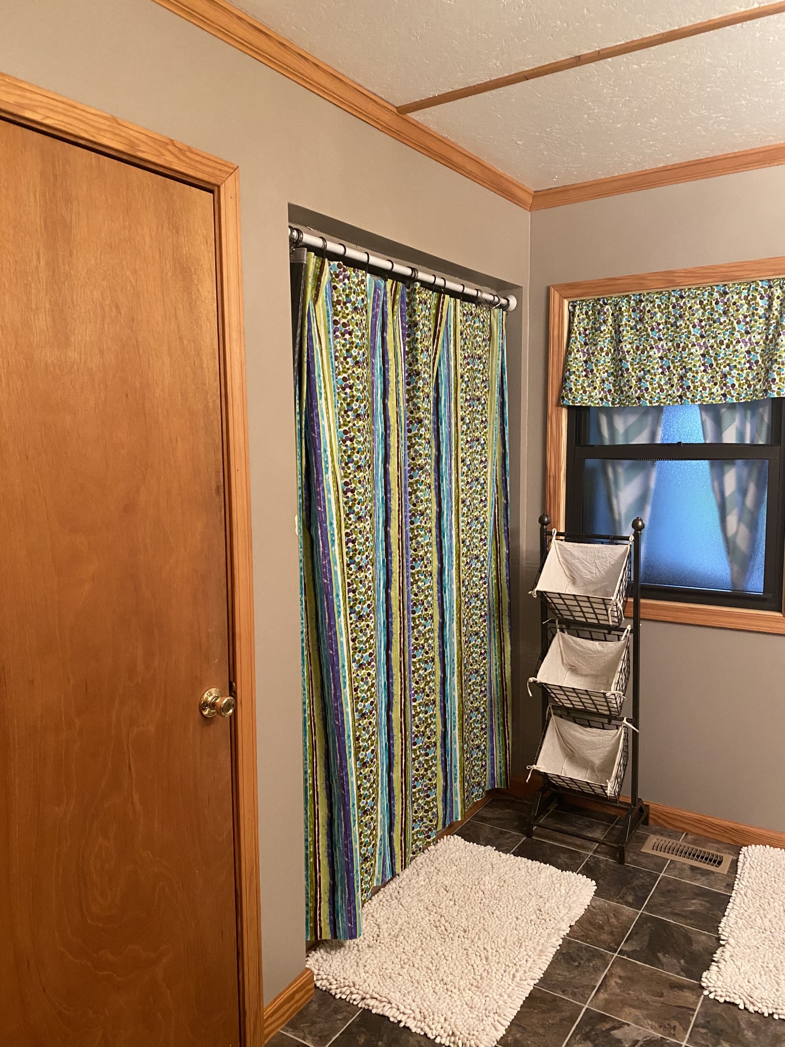 1971 Greenbriar Road Waverly, TN 37185 - Photo 17 of 39 a bedroom with a window