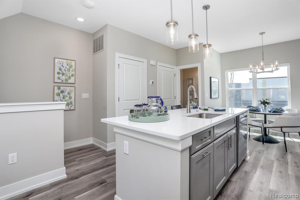 33080 Townhill Road, Unit 10 Farmington, MI 48336 - Photo 6 of 40
