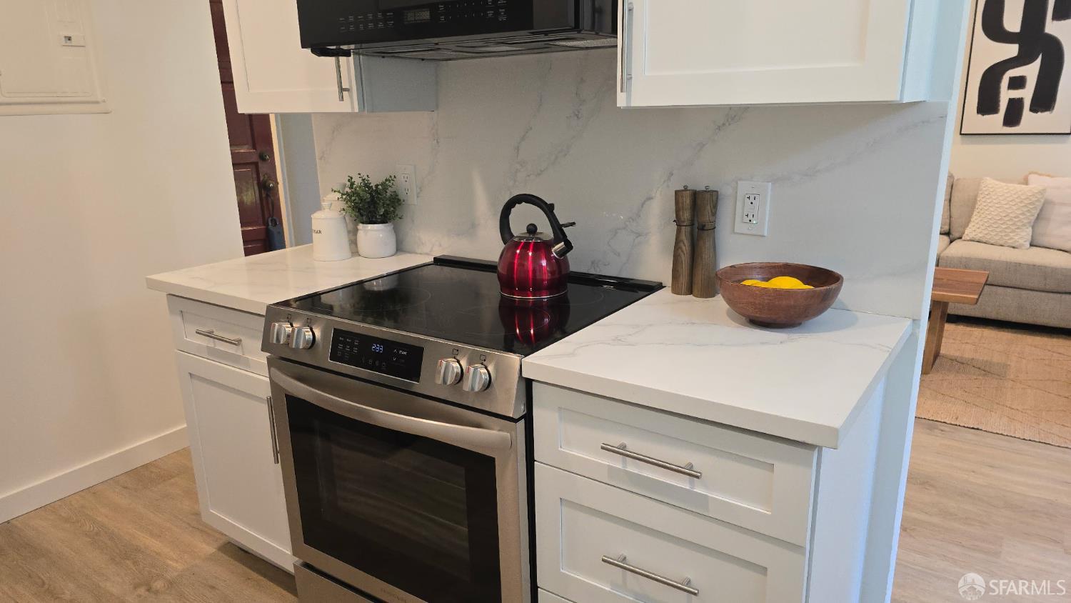 505 Cypress Point Drive, Unit 40 Mountain View, CA 94043 - Photo 17 of 34 a kitchen with a stove and a microwave