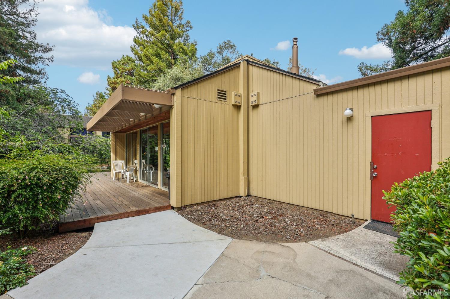 505 Cypress Point Drive, Unit 40 Mountain View, CA 94043 - Photo 26 of 34 a view of a house with a yard