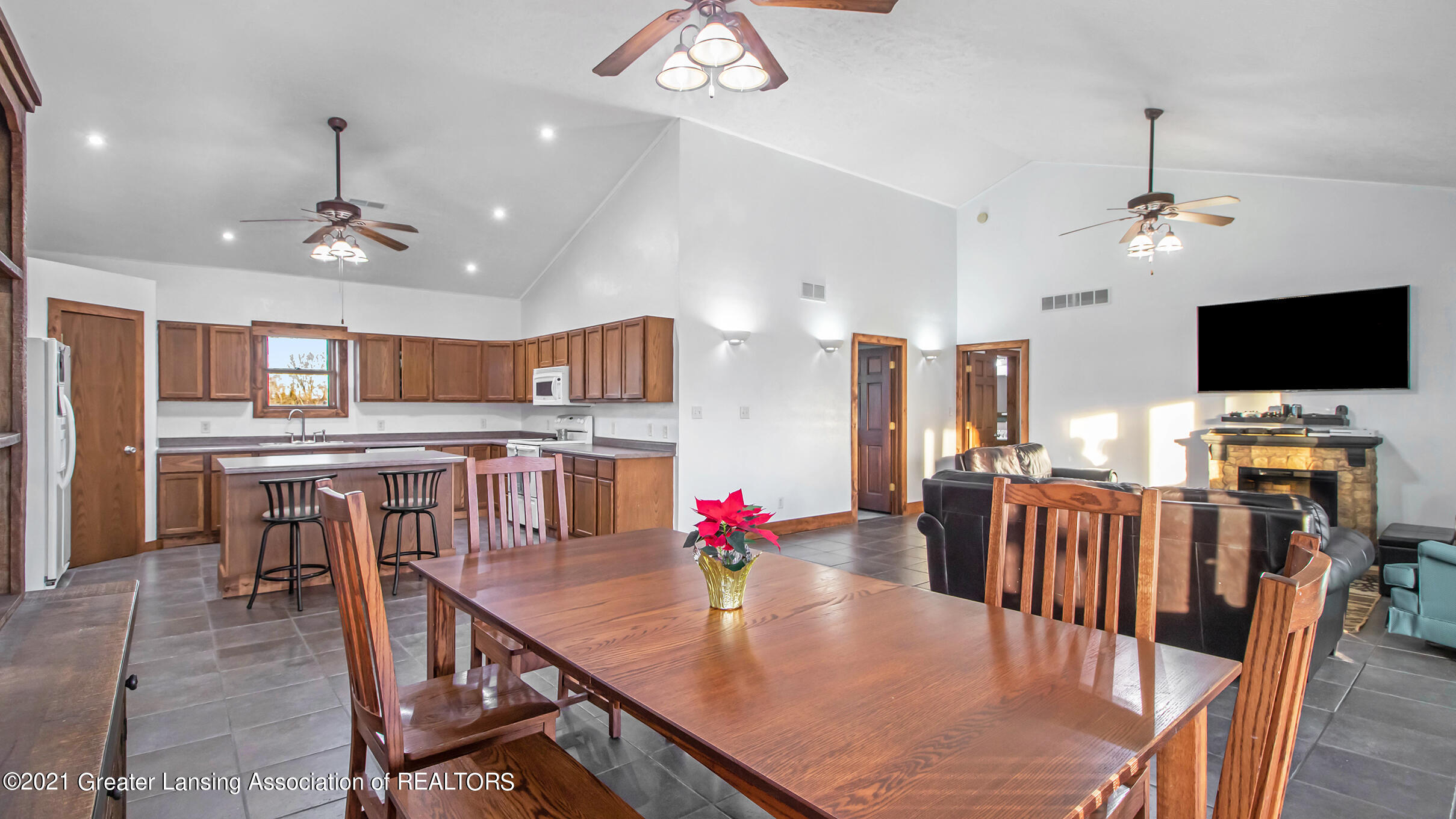 10900 Peake Road Portland, MI 48875 - Photo 10 of 27 IMG_4928