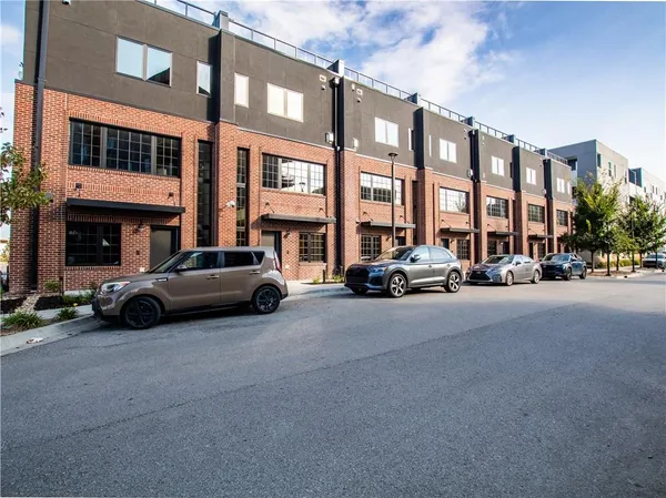 $1,175,000 | 521 East 19th Street, Kansas City, MO 64108