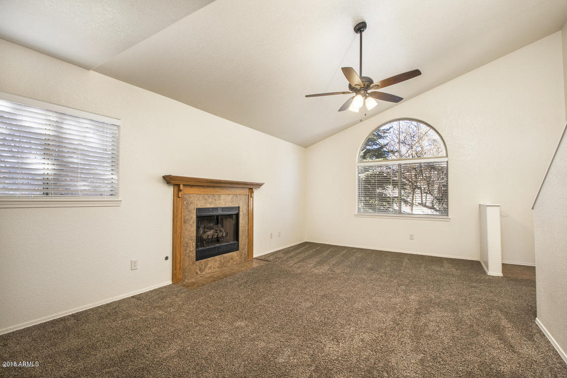 3227 Kyle Loop Flagstaff, AZ 86004 - Photo 4 of 22 04