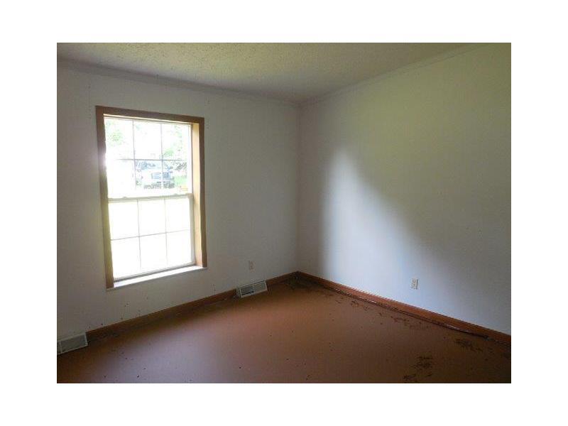6106 West Mills Road Indianapolis, IN 46221 - Photo 10 of 17 Gallery Image 10