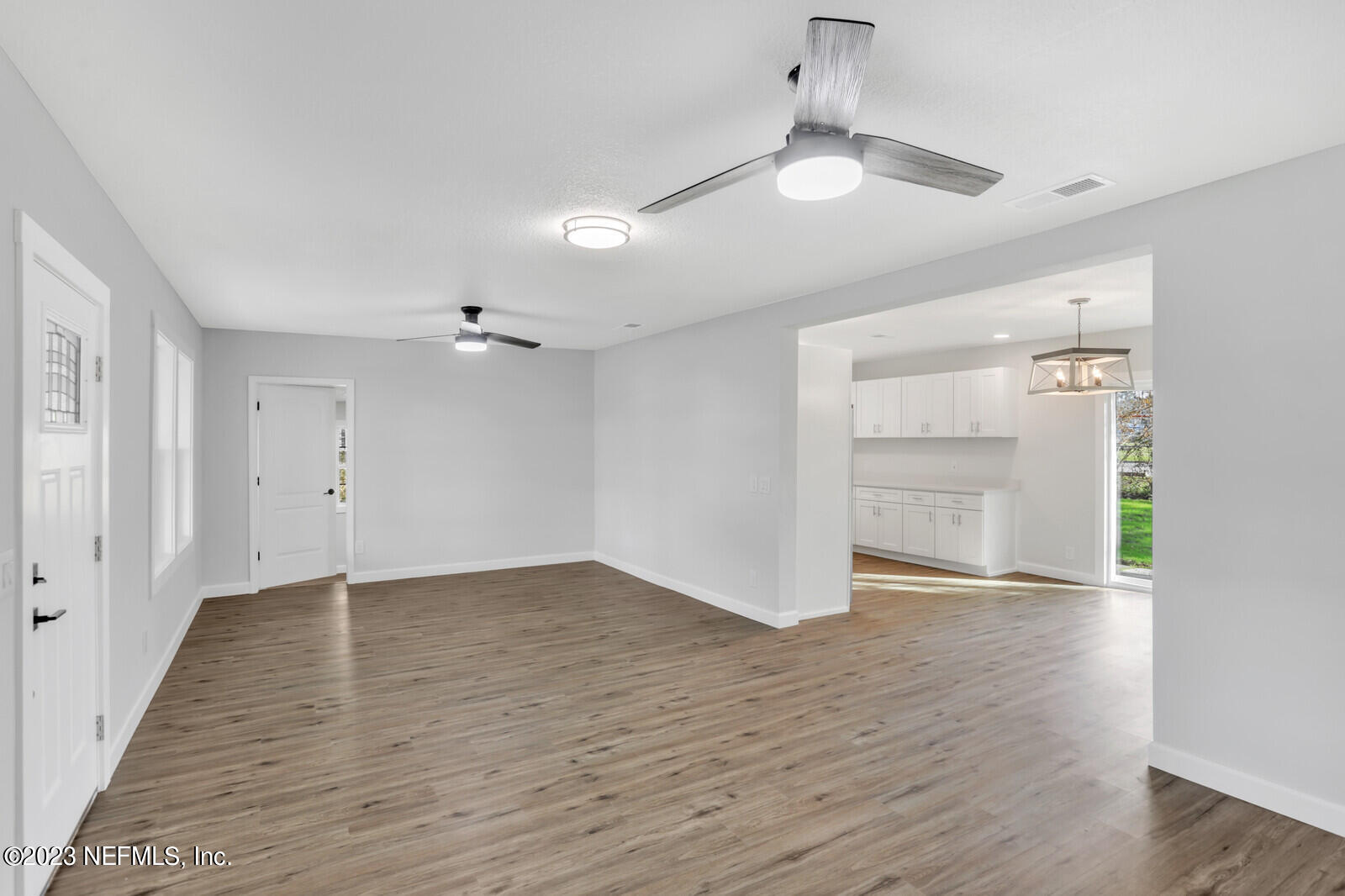 1923 Dean Road Jacksonville, FL 32216 - Photo 10 of 27 10_2P5A3483_mls