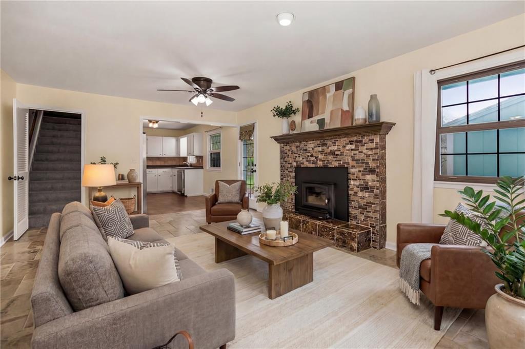 319 Southeast Ridgeview Drive Lee's Summit, MO 64063 - Photo 7 of 38