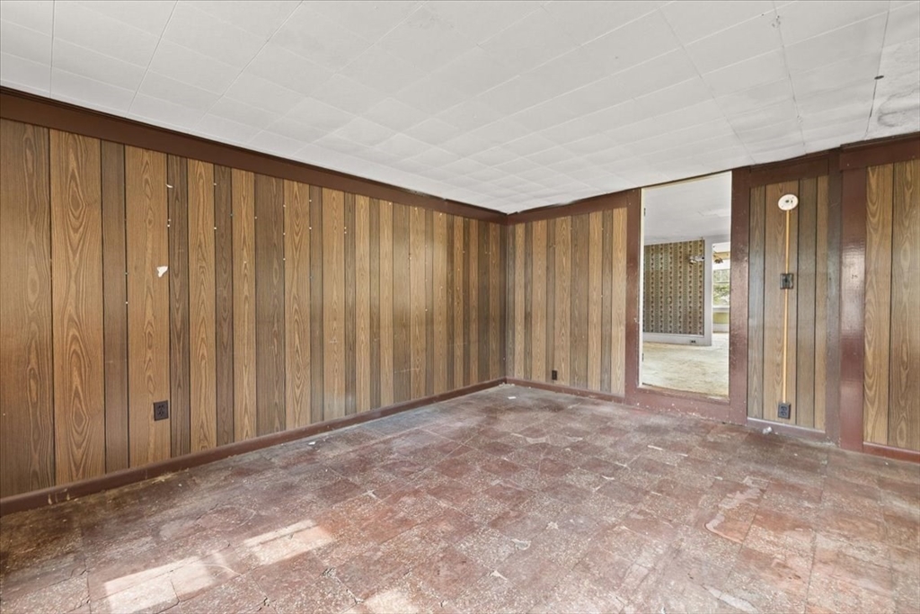 57 Onset Avenue Wareham, MA 02532 - Photo 9 of 32
