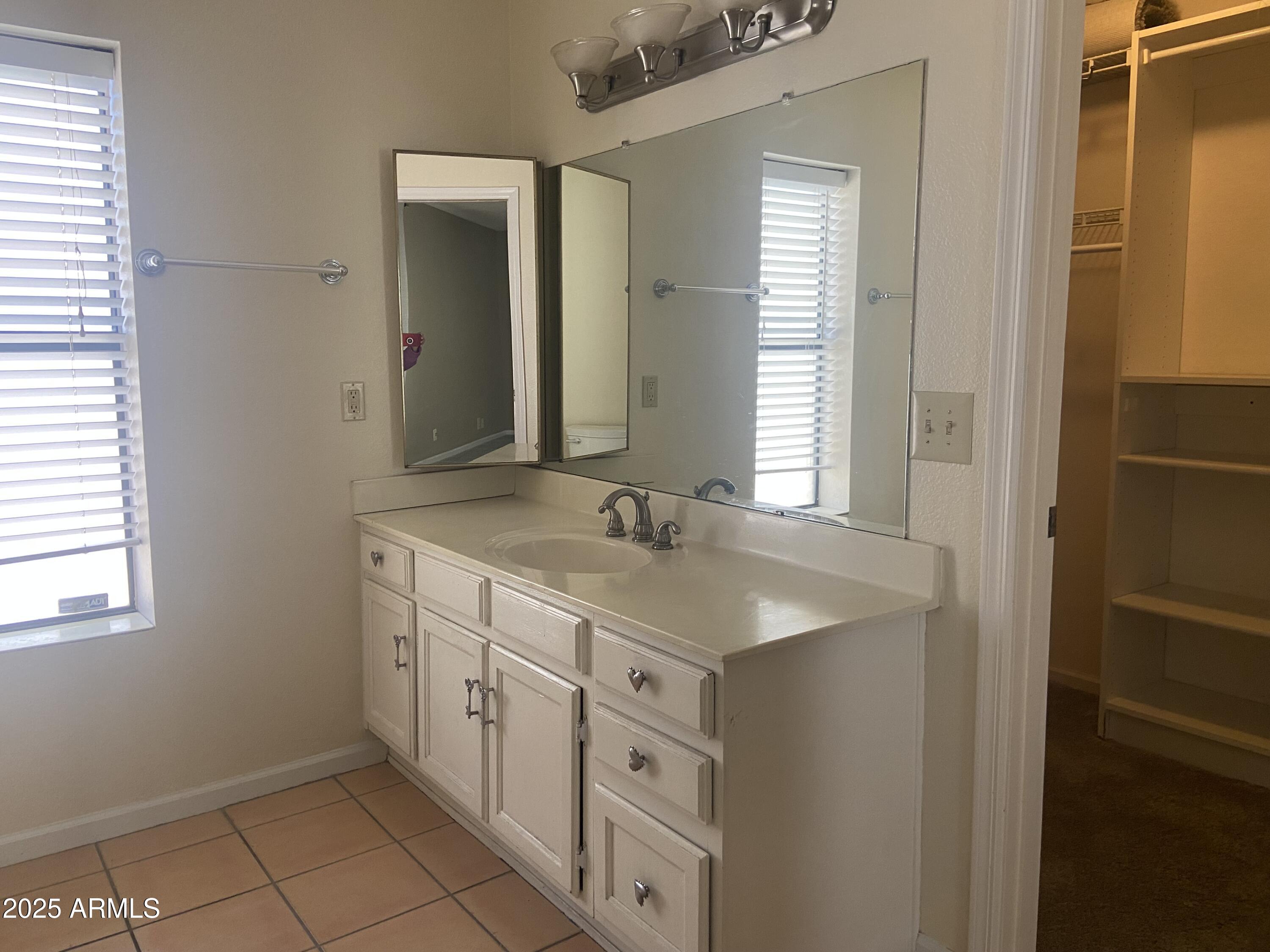 4325 East Greenway Lane Phoenix, AZ 85032 - Photo 13 of 20 IMG_3600