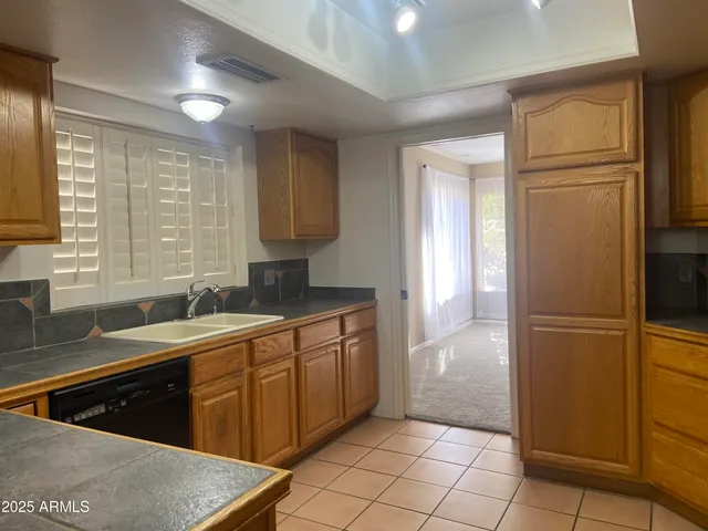 $2,800 | 4325 East Greenway Lane, Phoenix, AZ 85032