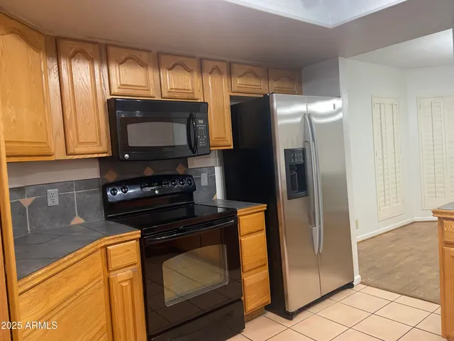 $2,800 | 4325 East Greenway Lane, Phoenix, AZ 85032