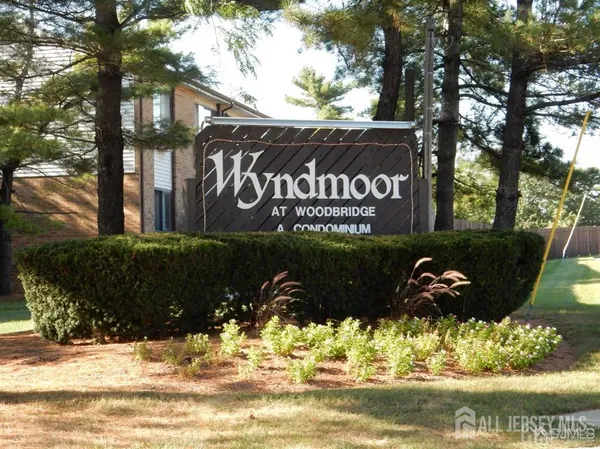 $2,200 | 1022 Cricket Lane, Woodbridge, NJ 07095
