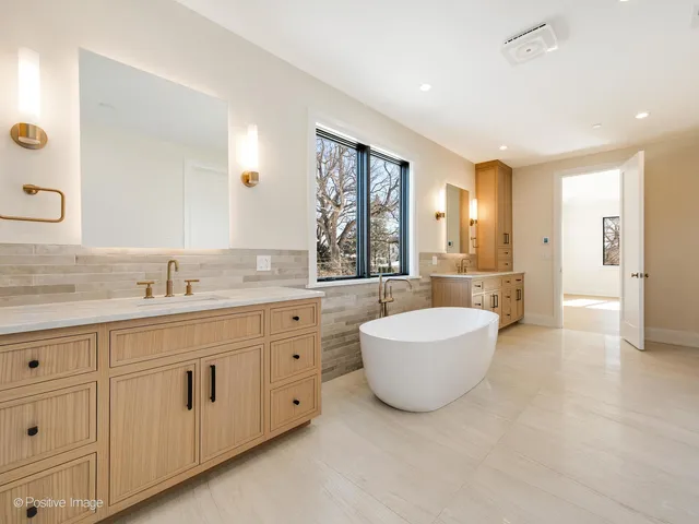 $3,099,000 | 414 Laurel Avenue, Wilmette, IL 60091