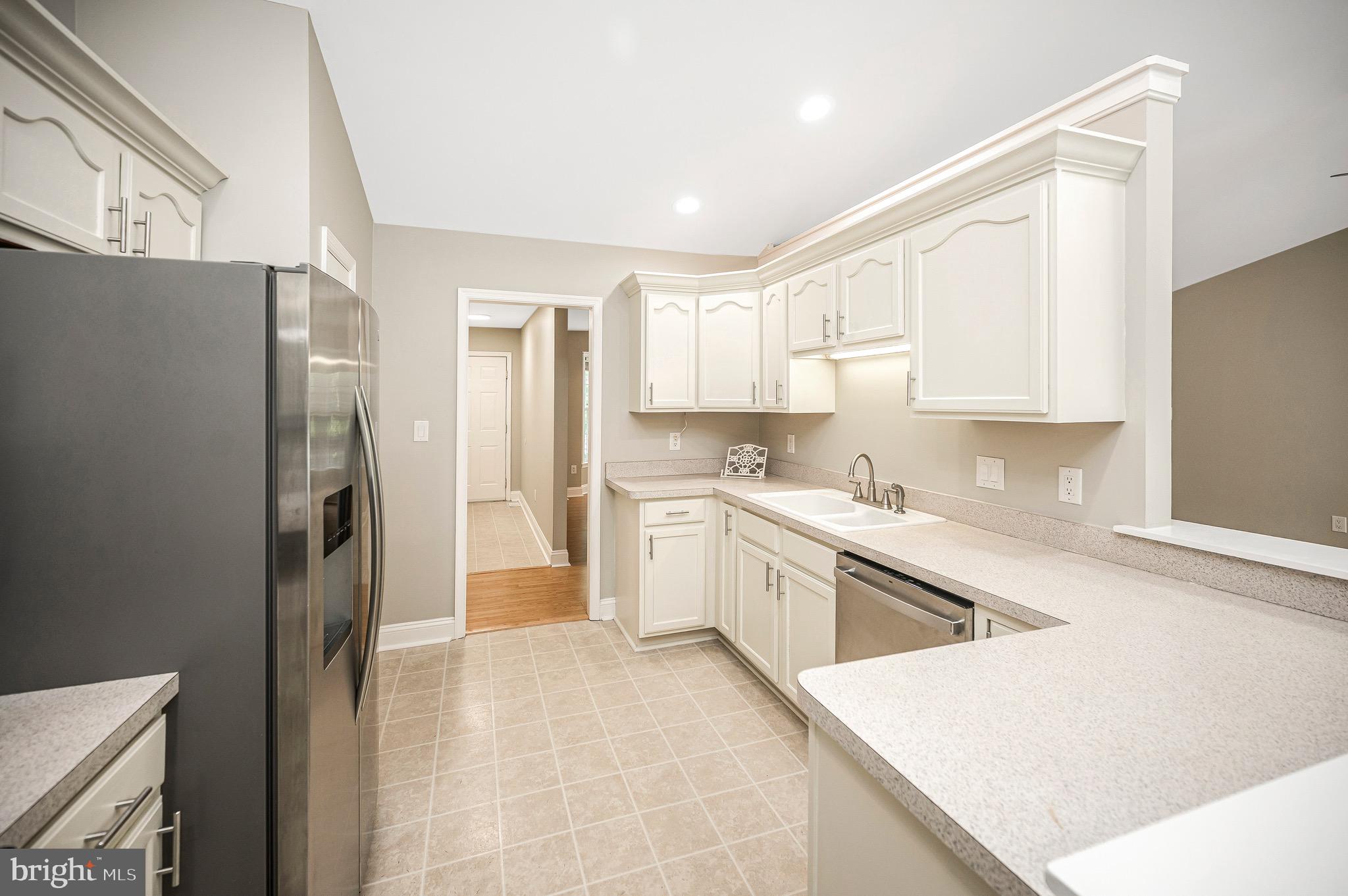 221 Birdie Road Locust Grove, VA 22508 - Photo 16 of 54 Chef's kitchen