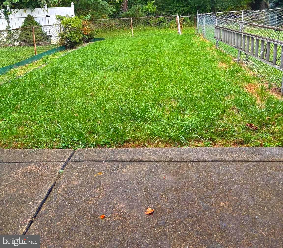 12517 Ramer Road Philadelphia, PA 19154 - Photo 21 of 22 Rear yard