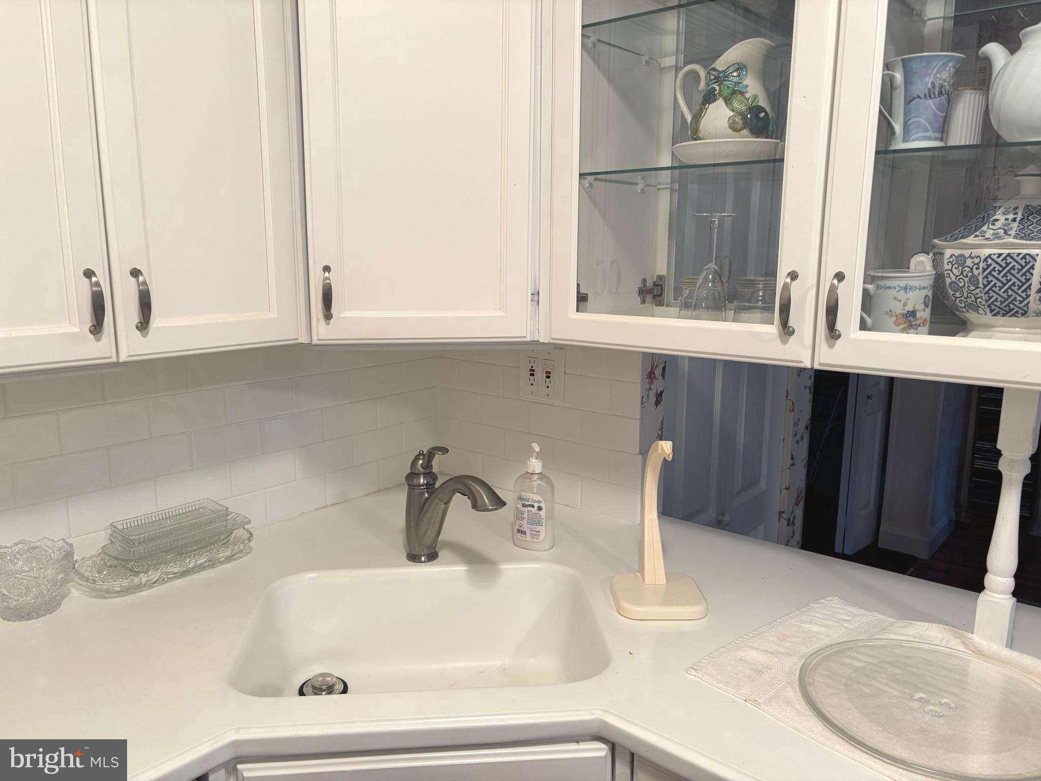 12517 Ramer Road Philadelphia, PA 19154 - Photo 6 of 22 Kitchen