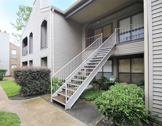 $1,395 | 2025 Augusta Drive, Unit 306, Houston, TX 77057