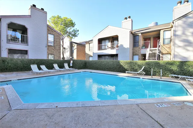 $1,395 | 2025 Augusta Drive, Unit 306, Houston, TX 77057