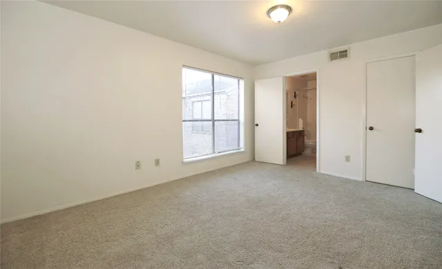 $1,395 | 2025 Augusta Drive, Unit 306, Houston, TX 77057