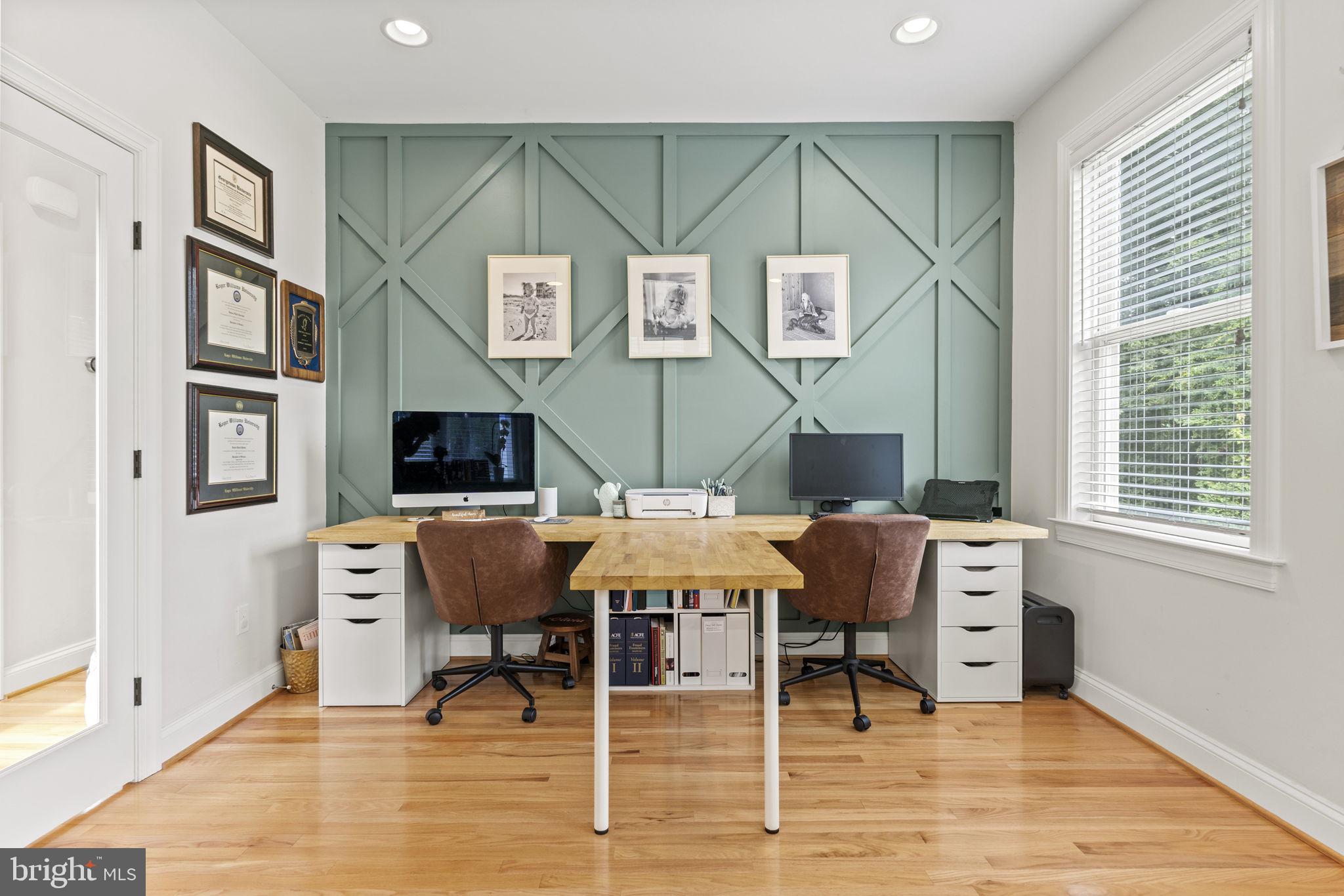 957 Diggs Road Crownsville, MD 21032 - Photo 16 of 46 Main floor office, custom wood trim & custom desk