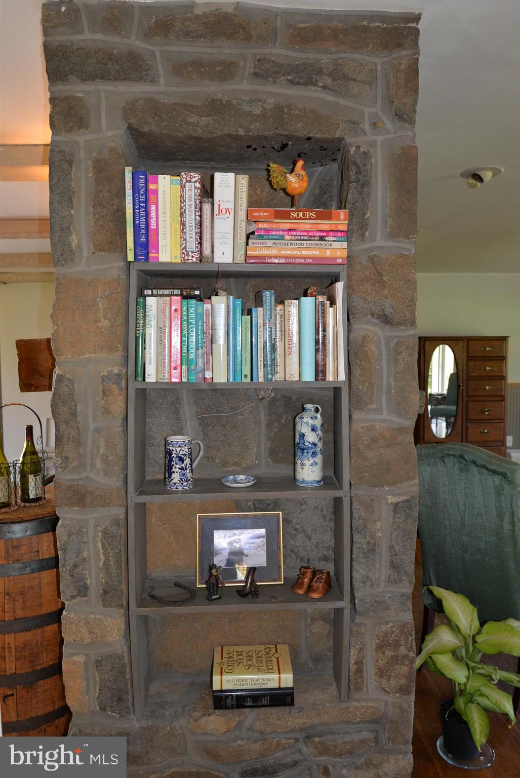 973 West Thatcher Road Quakertown, PA 18951 - Photo 5 of 16 Stone work built-in bookcase