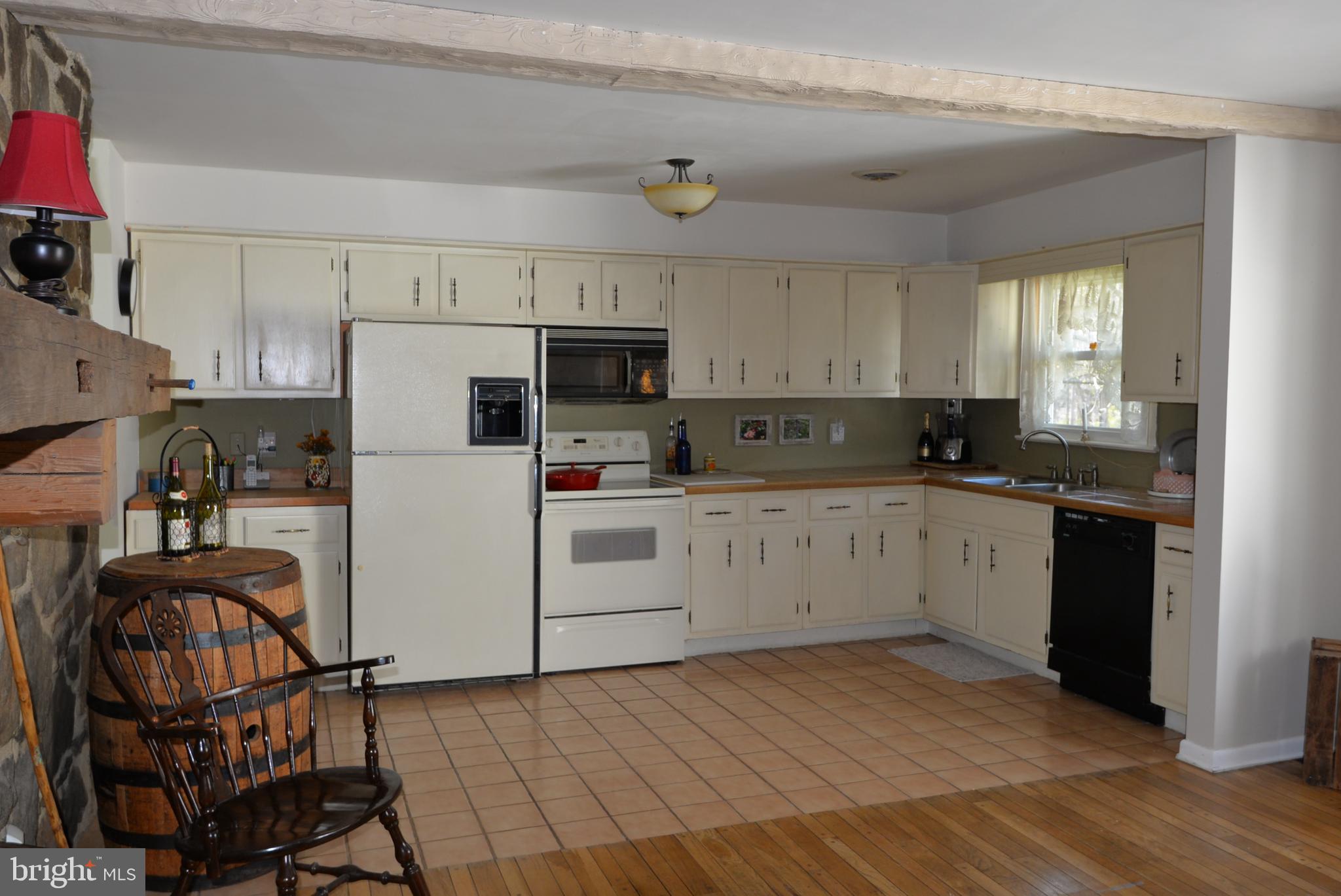973 West Thatcher Road Quakertown, PA 18951 - Photo 9 of 16 Kitchen