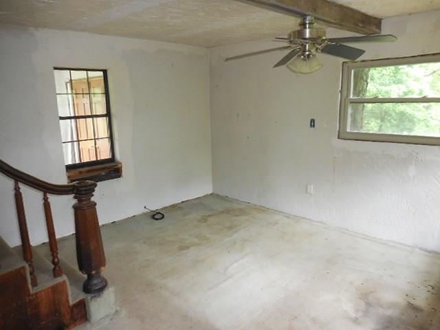 14580 Ridge Road North Huntingdon, PA 15642 - Photo 4 of 13 LIVING ROOM