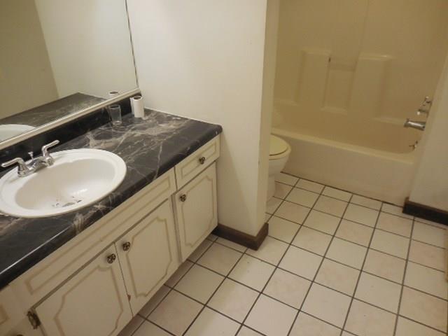 14580 Ridge Road North Huntingdon, PA 15642 - Photo 7 of 13 FULL BATH