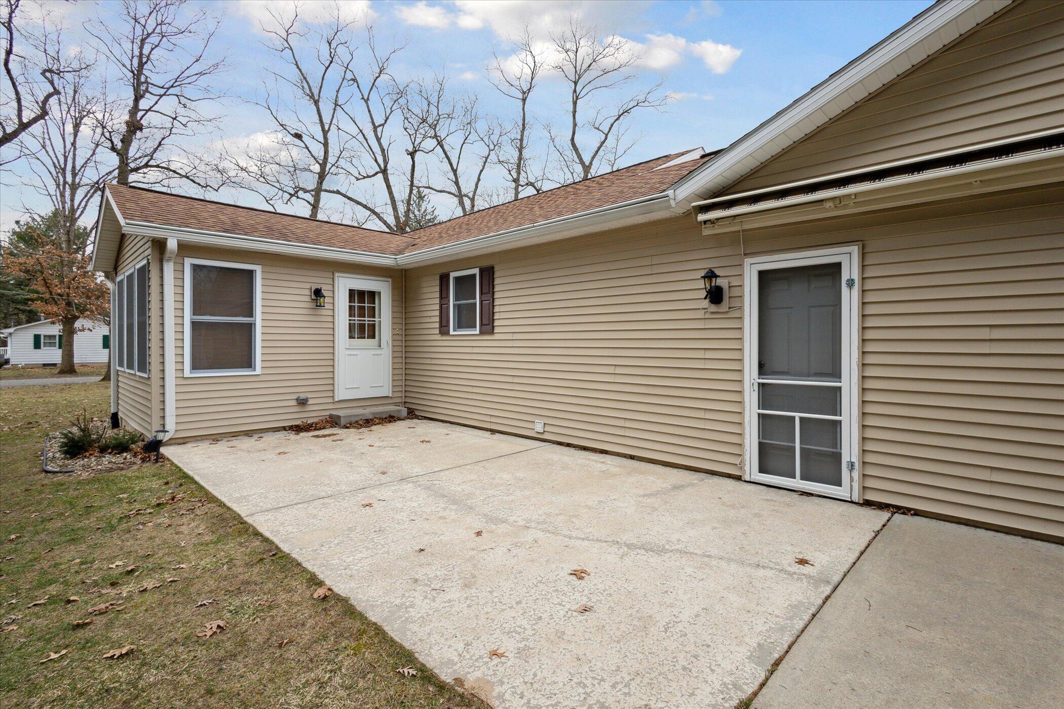 319 Clark Street Decatur, MI 49045 - Photo 32 of 45 09-319-Clark-St-Decatur-MI-49045-WindowS