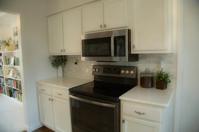 $429,900 | 5527 Berkshire Drive, Guilford, IN 47022